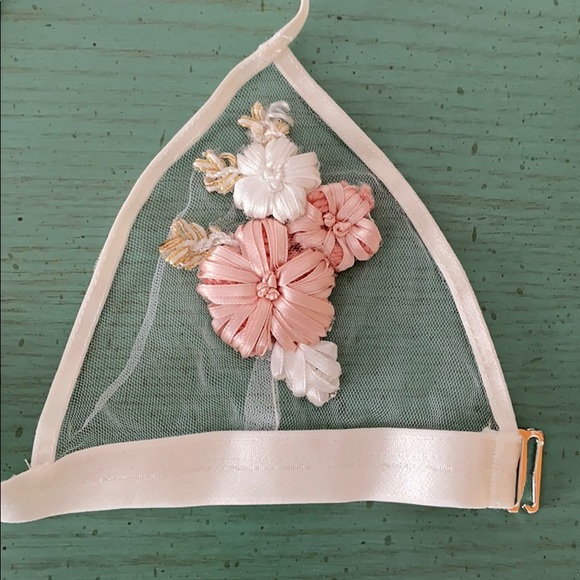 A La Folie white sheer/ribbon florets bralette - Picture 2 of 5